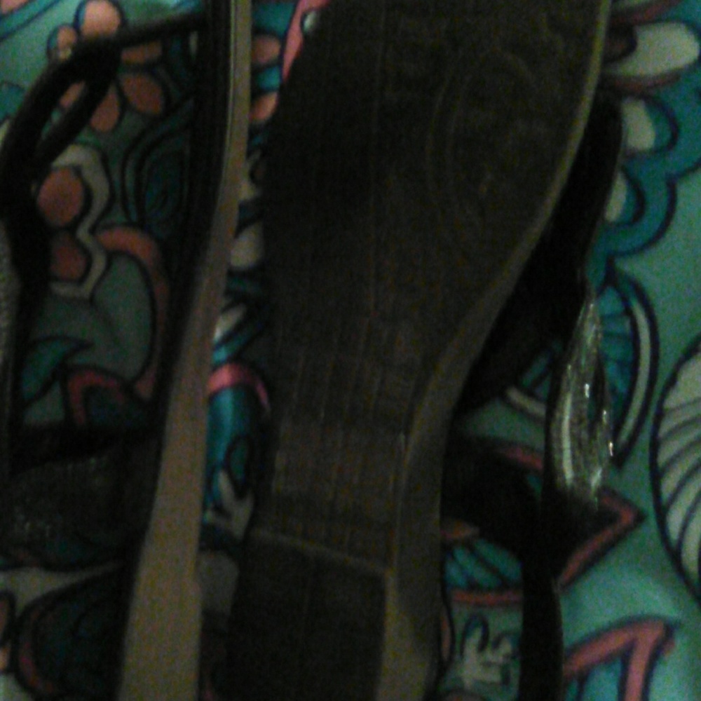 Shoes - Picture 2 of 3